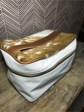 Axis Deer Fur/Canvas Travel case - Brown & White